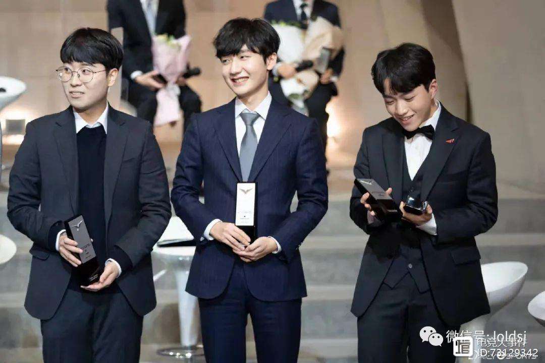 开云体育登录-BRO翻盘SHR，Elk单局斩获MVP峡谷大战全球总决赛，成为赛场最大亮点