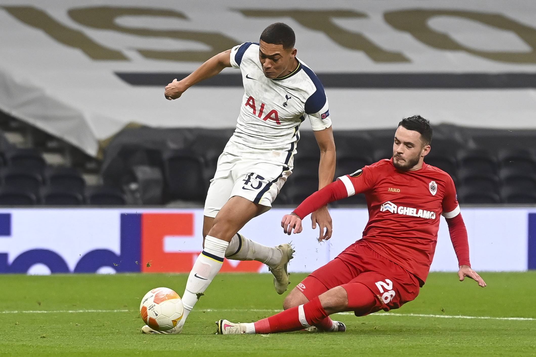 关于焦点大战：欧洲杯上演巅峰碰撞的信息