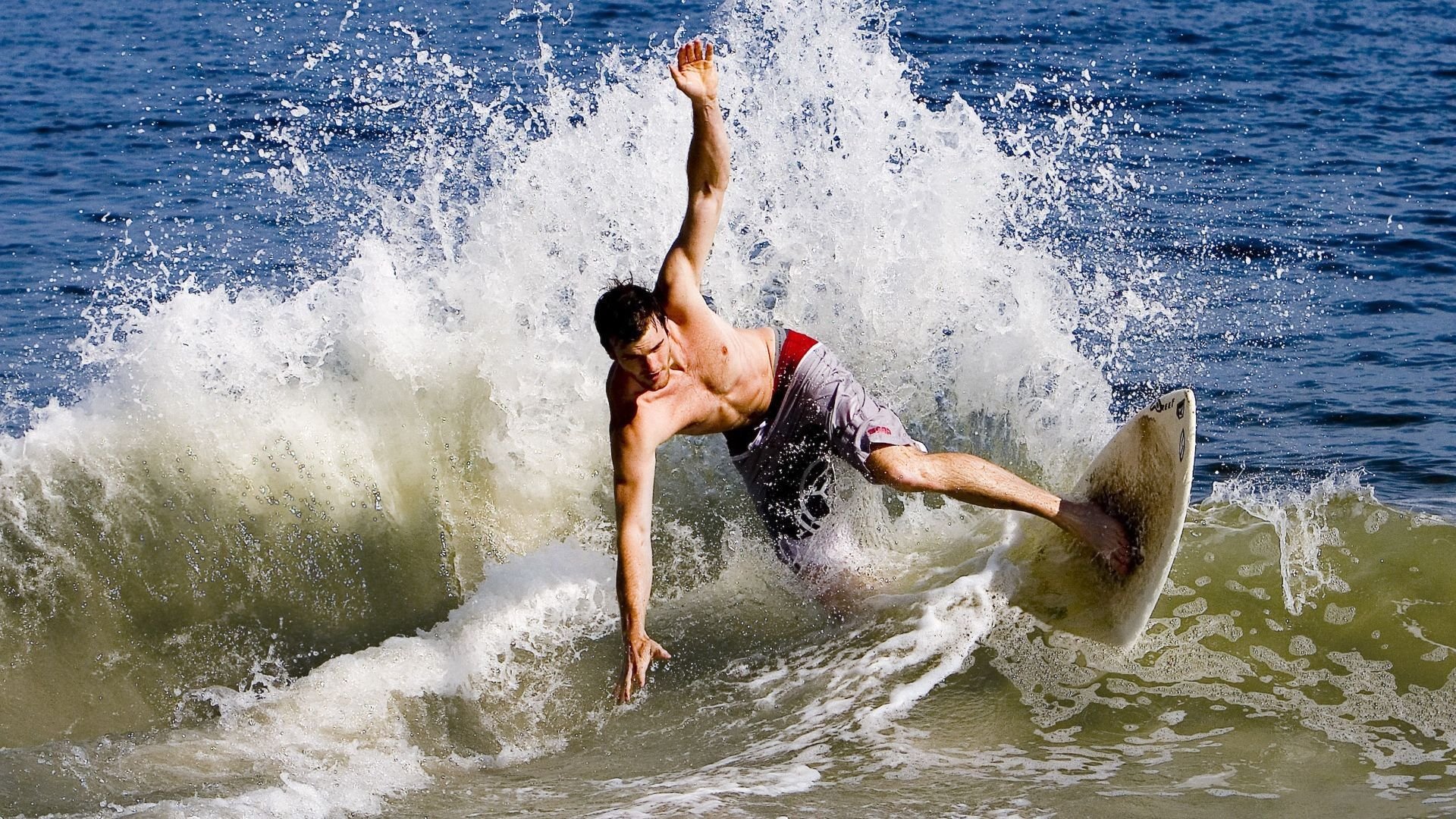 当勇士的团队风暴席卷北京，伦纳德在世界杯画下个人英雄主义惊叹号