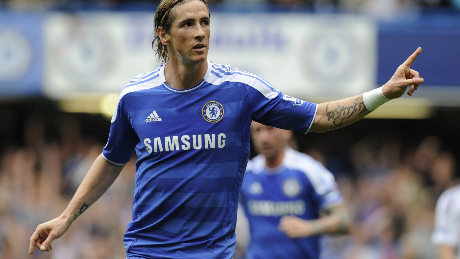 从失误到英雄，富安健洋对阵里昂的救赎之战，诠释何为真正的强者心态