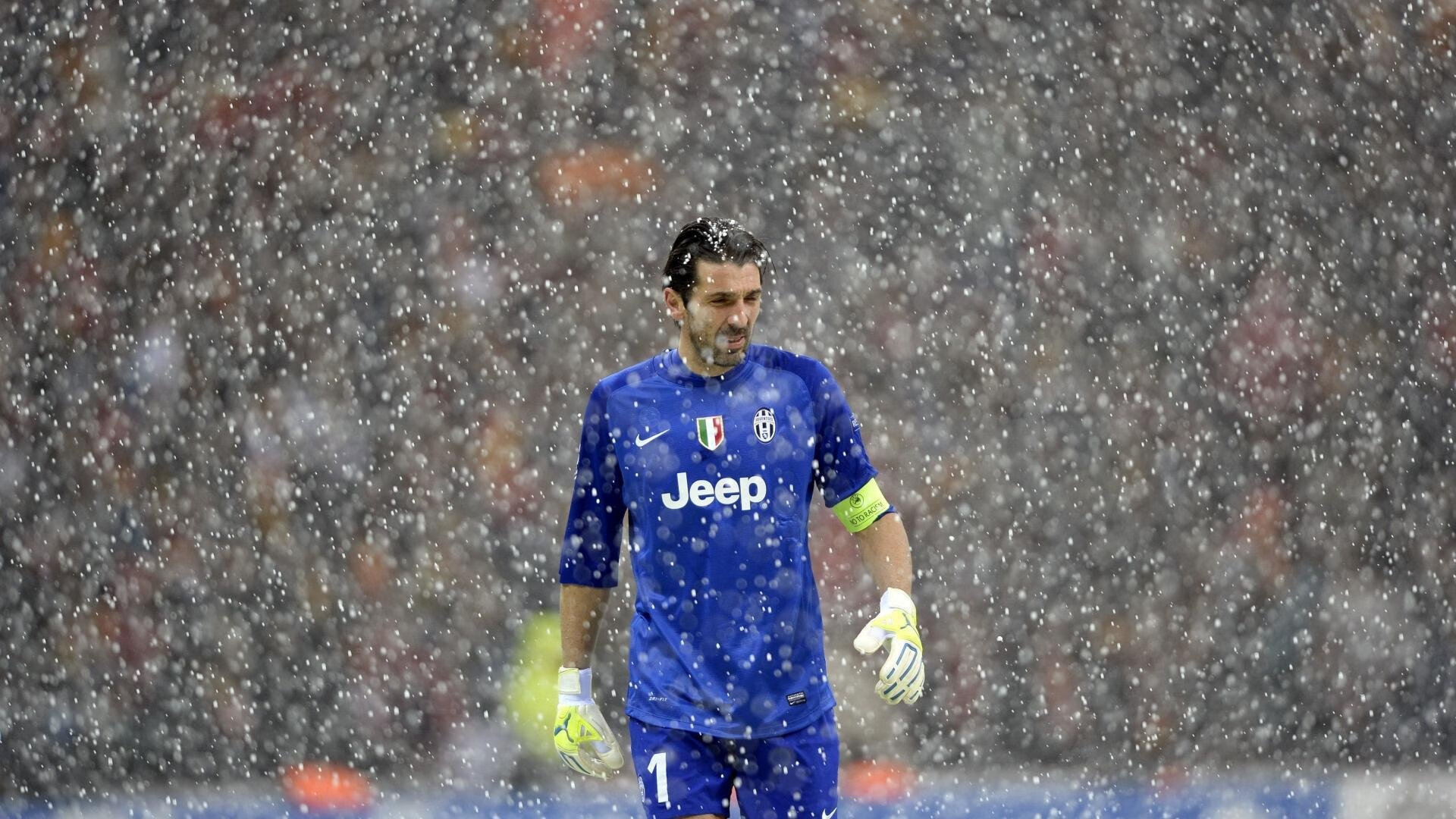 红狼压境！当罗马军团式足球遇见F1赛道上的哈里·凯恩—一场关于精密控制与绝对统治的竞技隐喻